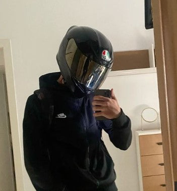 Lukas S.